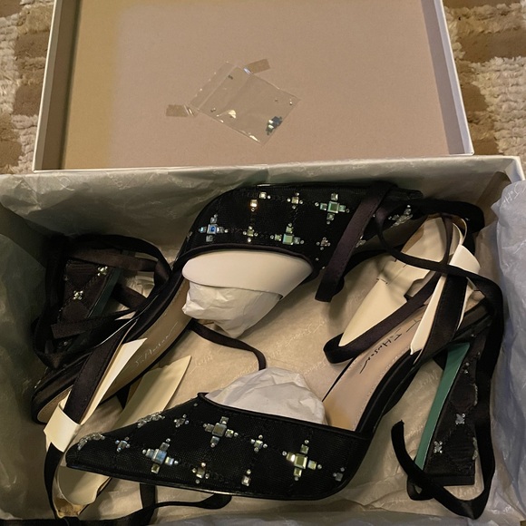 Betsey Johnson Angel Heel - Picture 1 of 6